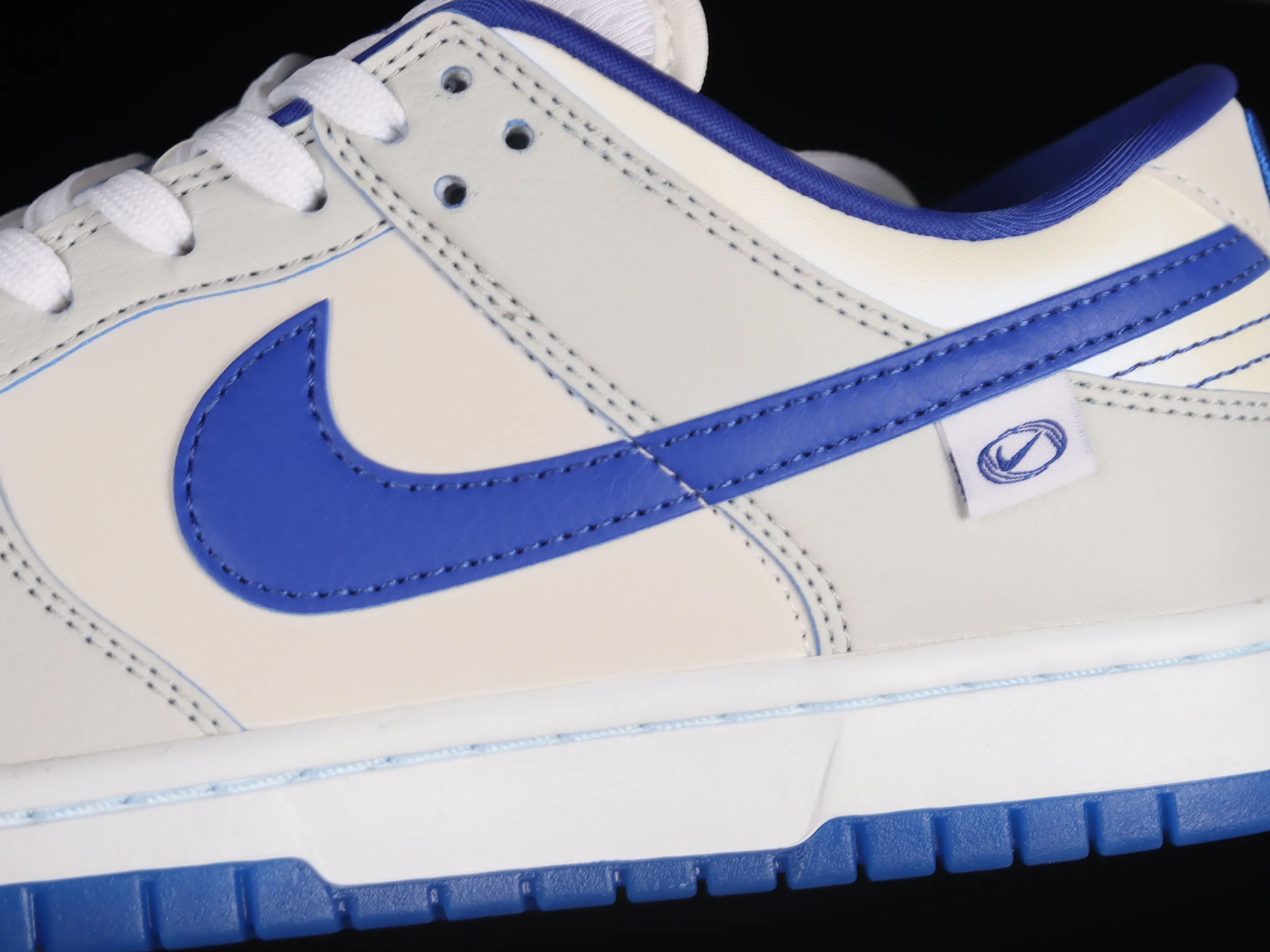 All categories Nk SB Dunk Series Nk SB Dunk Low Low-top sneakers Nk SB Dunk Low GS "Ivory Hyper Royal" Beige Blue 3M Reflective Dunk Series low-top casual sports skateboard shoes FB1841-110